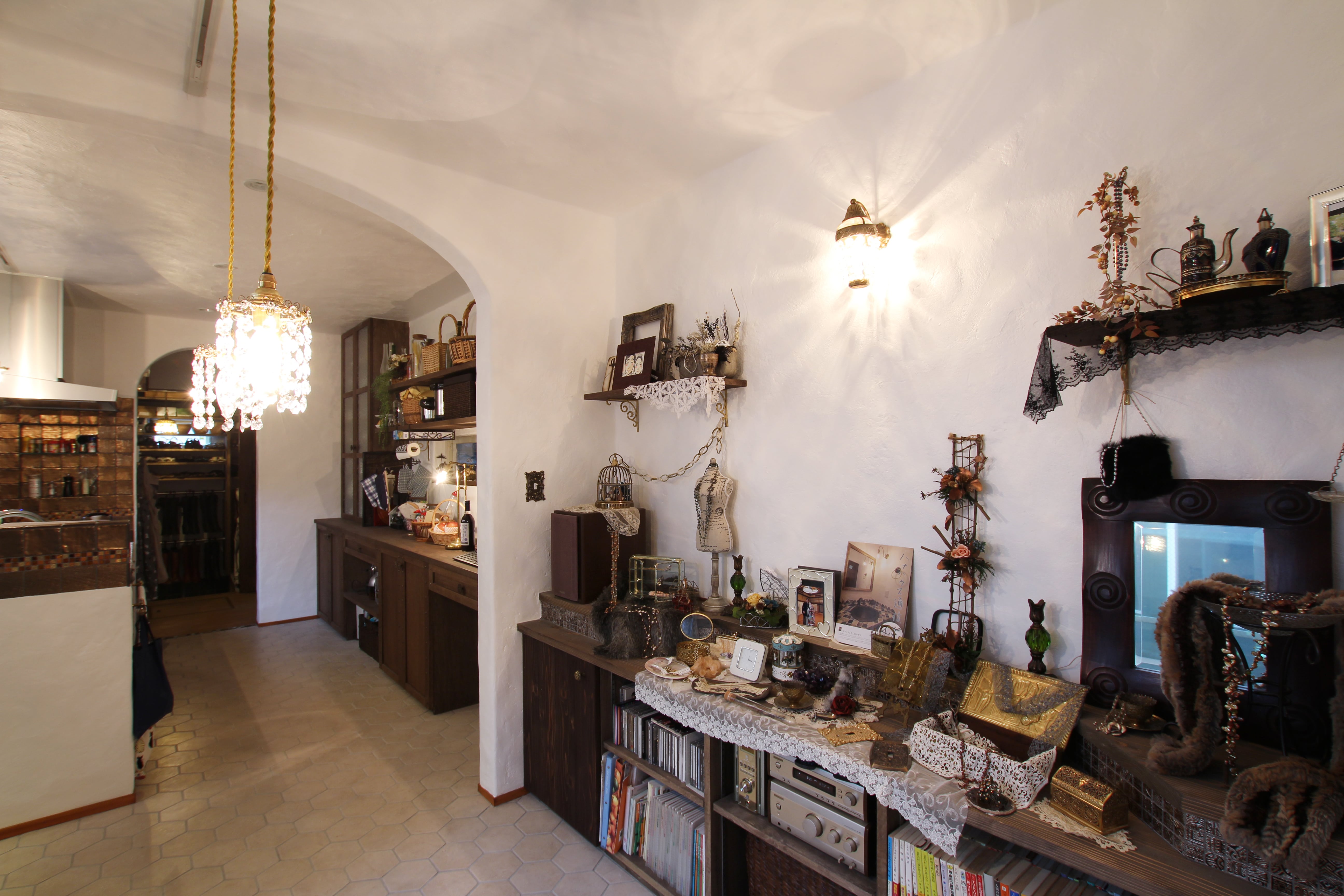 施工写真2枚目　古びの美を纏うモロッコの家