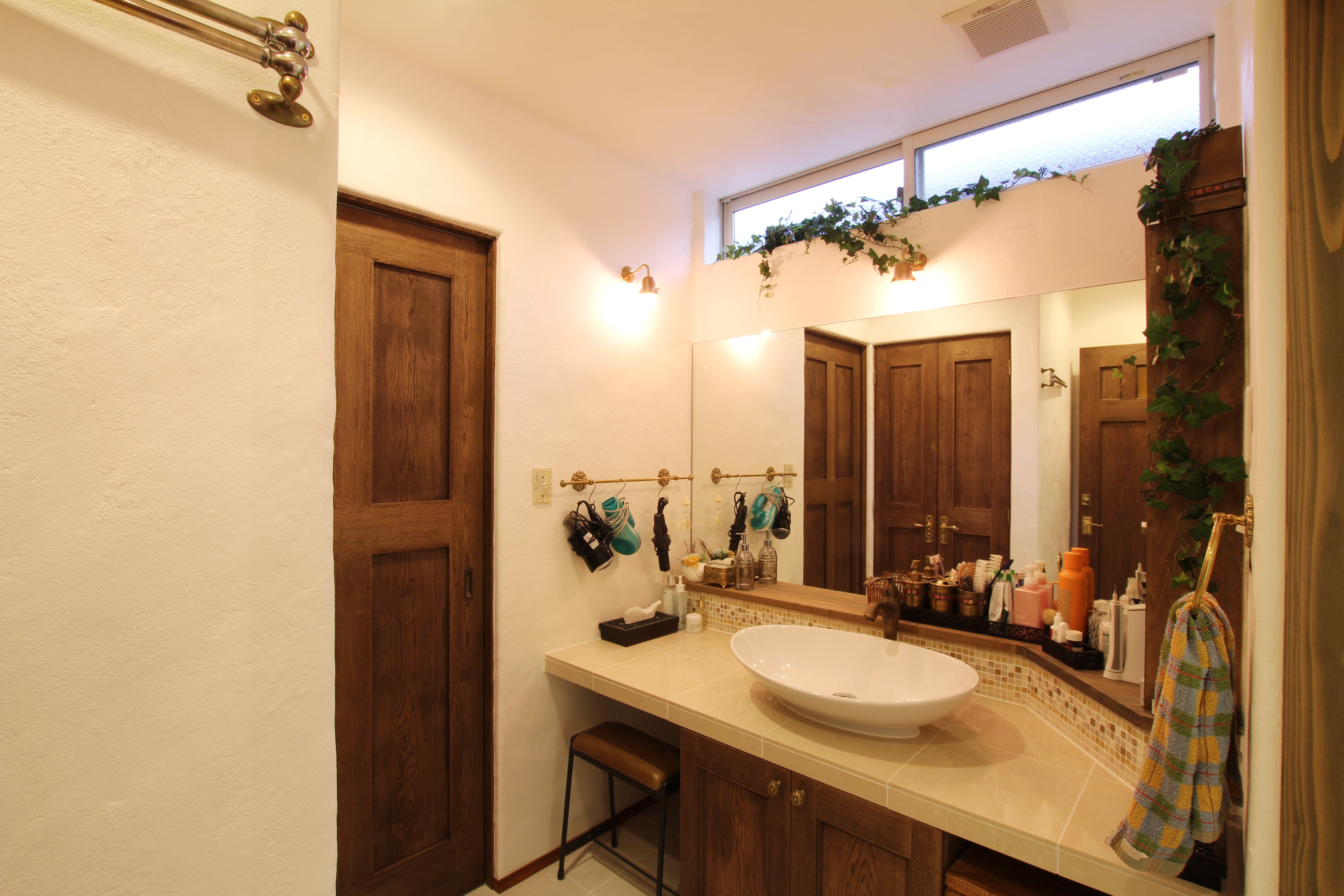 施工写真3枚目　古びの美を纏うモロッコの家