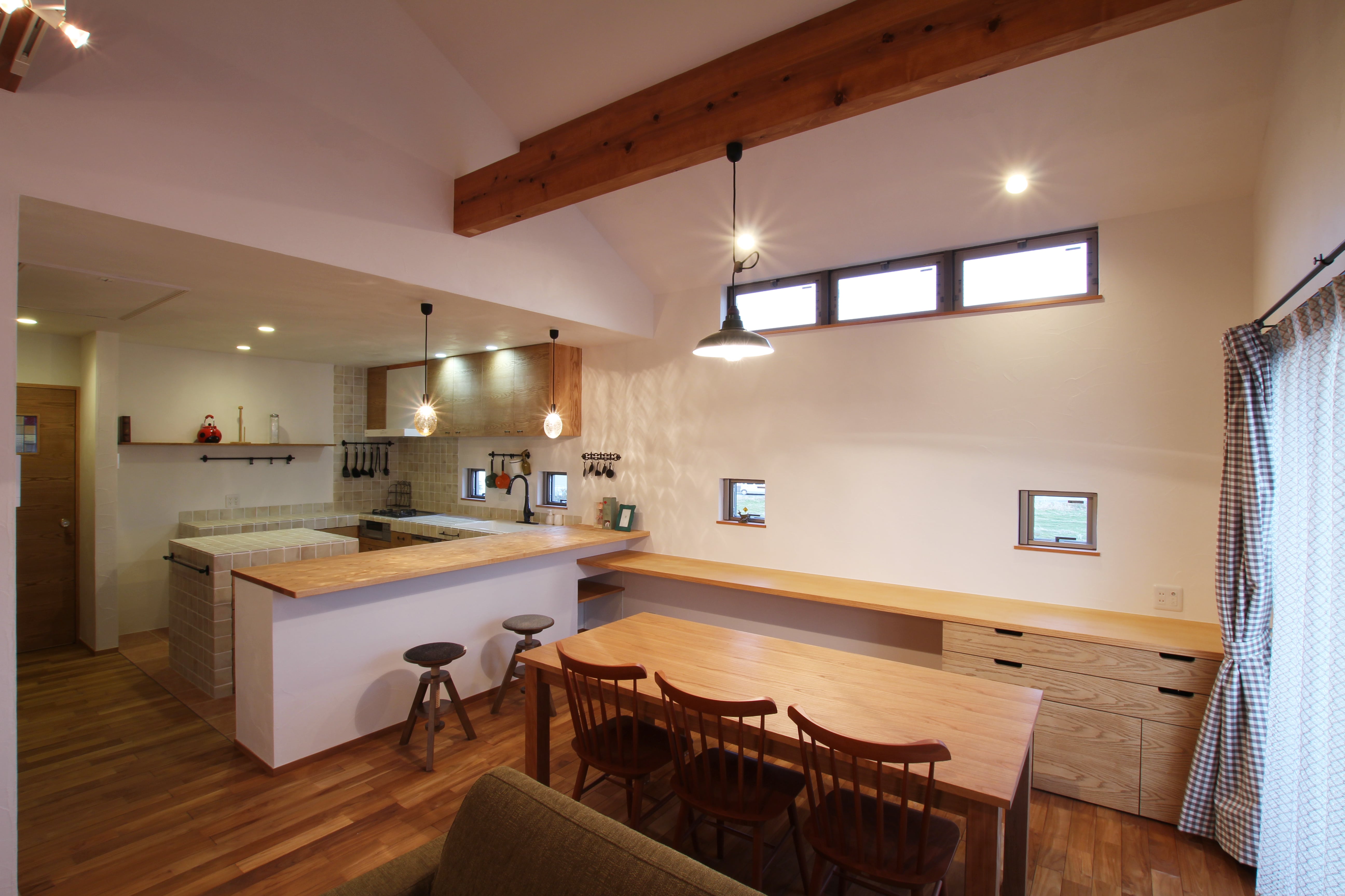 施工写真1枚目　ナチュラルキッチンの二世帯住宅