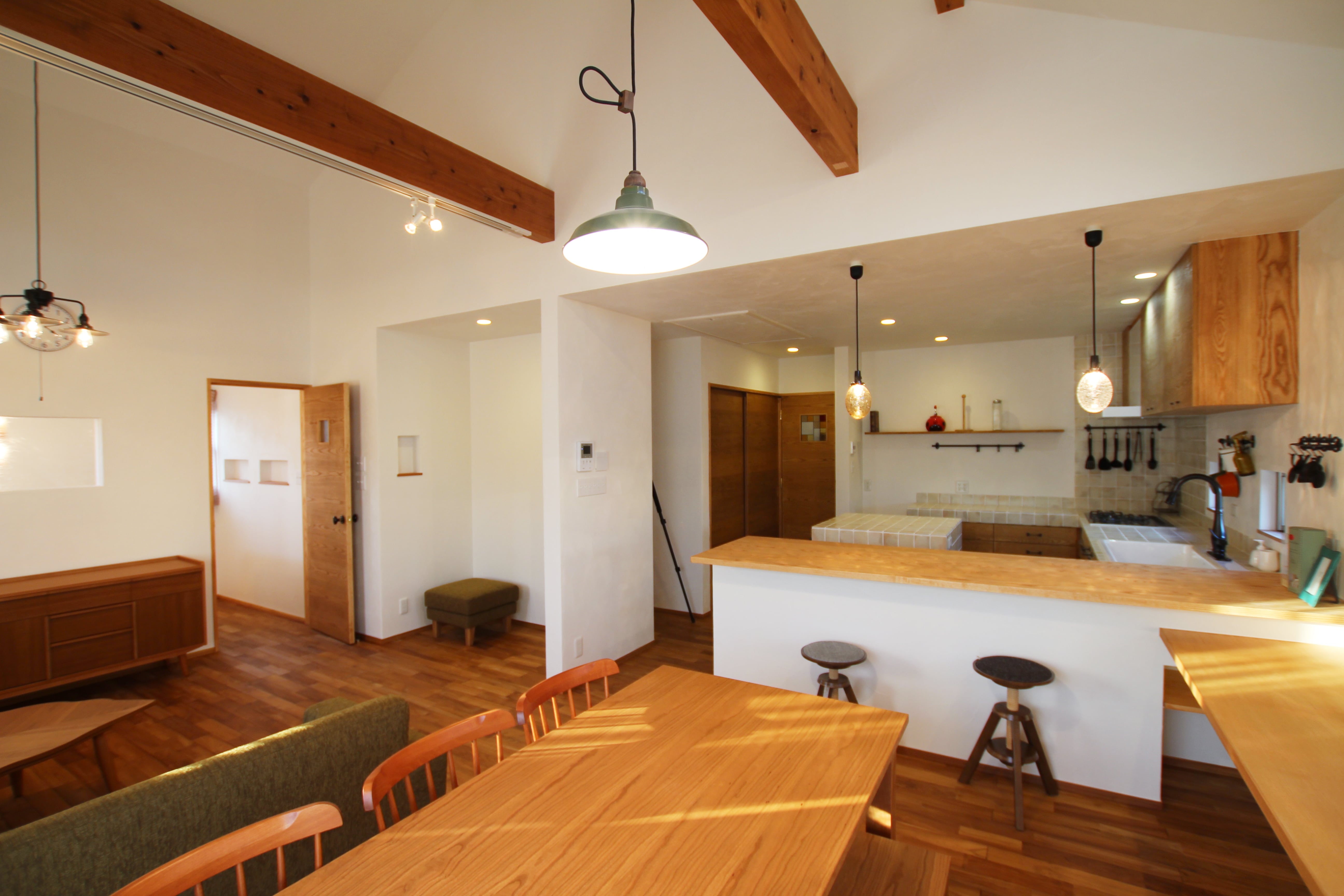 施工写真3枚目　ナチュラルキッチンの二世帯住宅