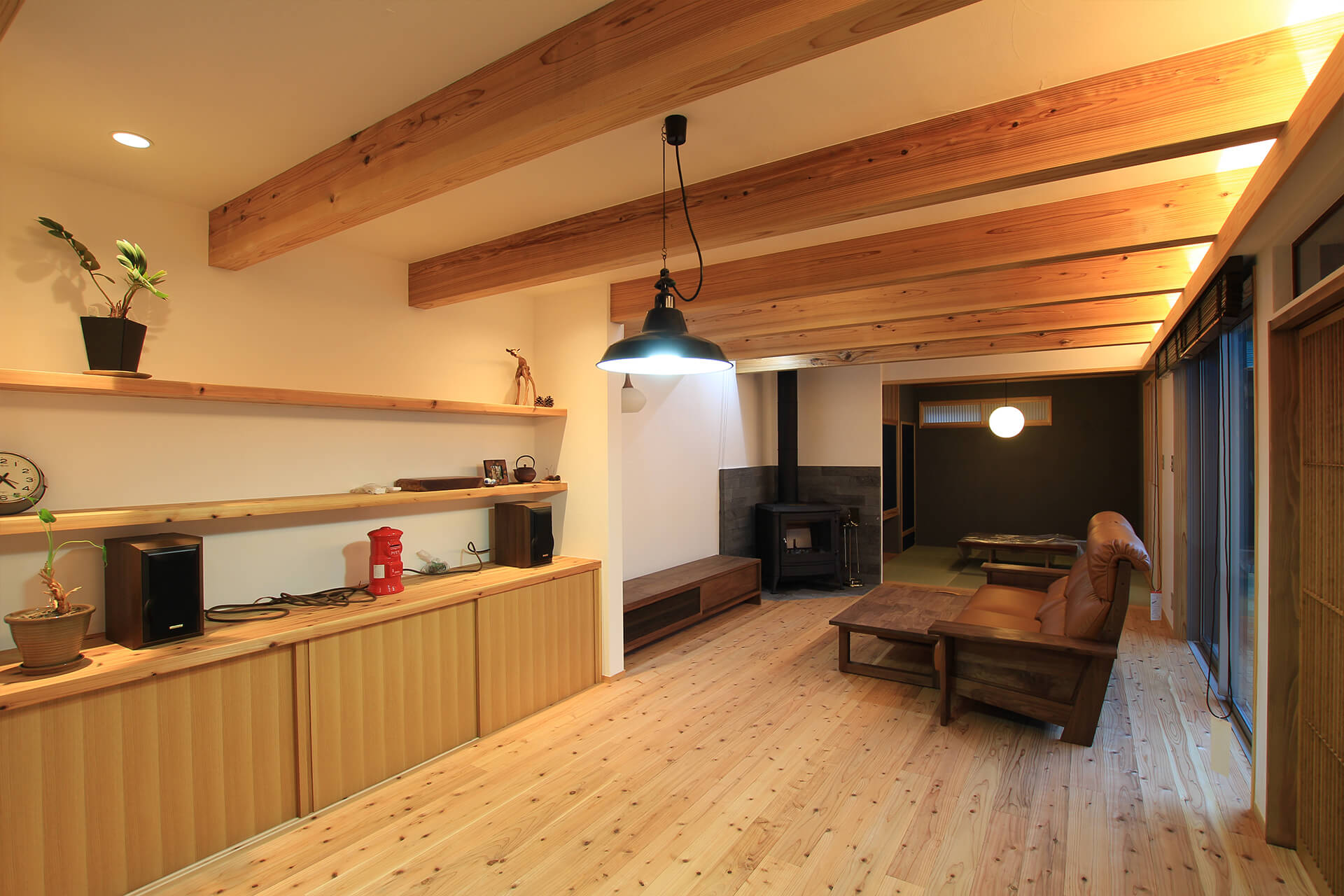 施工写真2枚目　灯りがもてなす粋な家