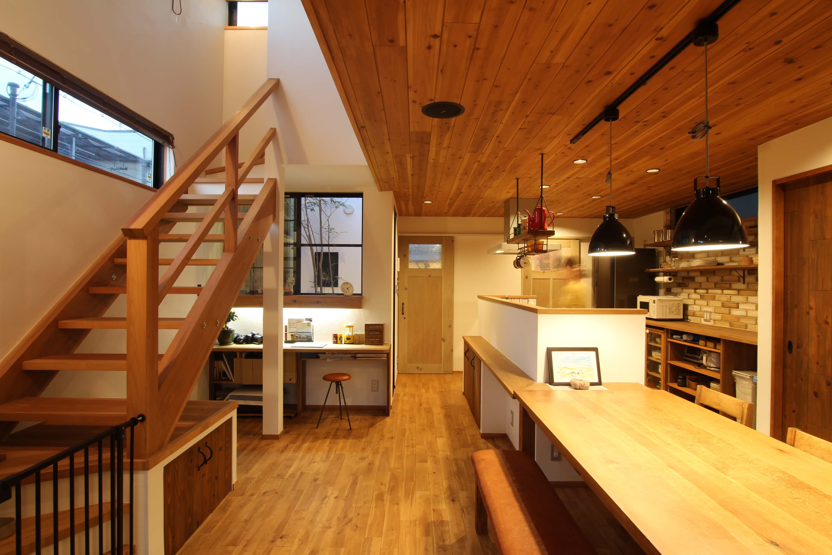 施工写真1枚目　カジュアルに暮らすログスタイルの家