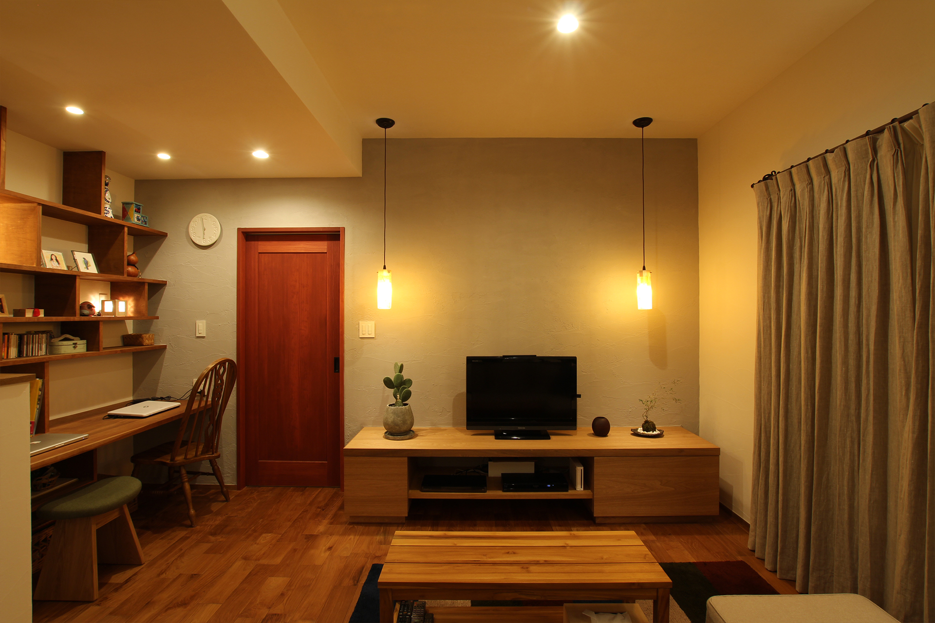 施工写真2枚目　Decorez le colore（ﾃﾞｺﾚｽﾞ ｸﾛｲｴ）