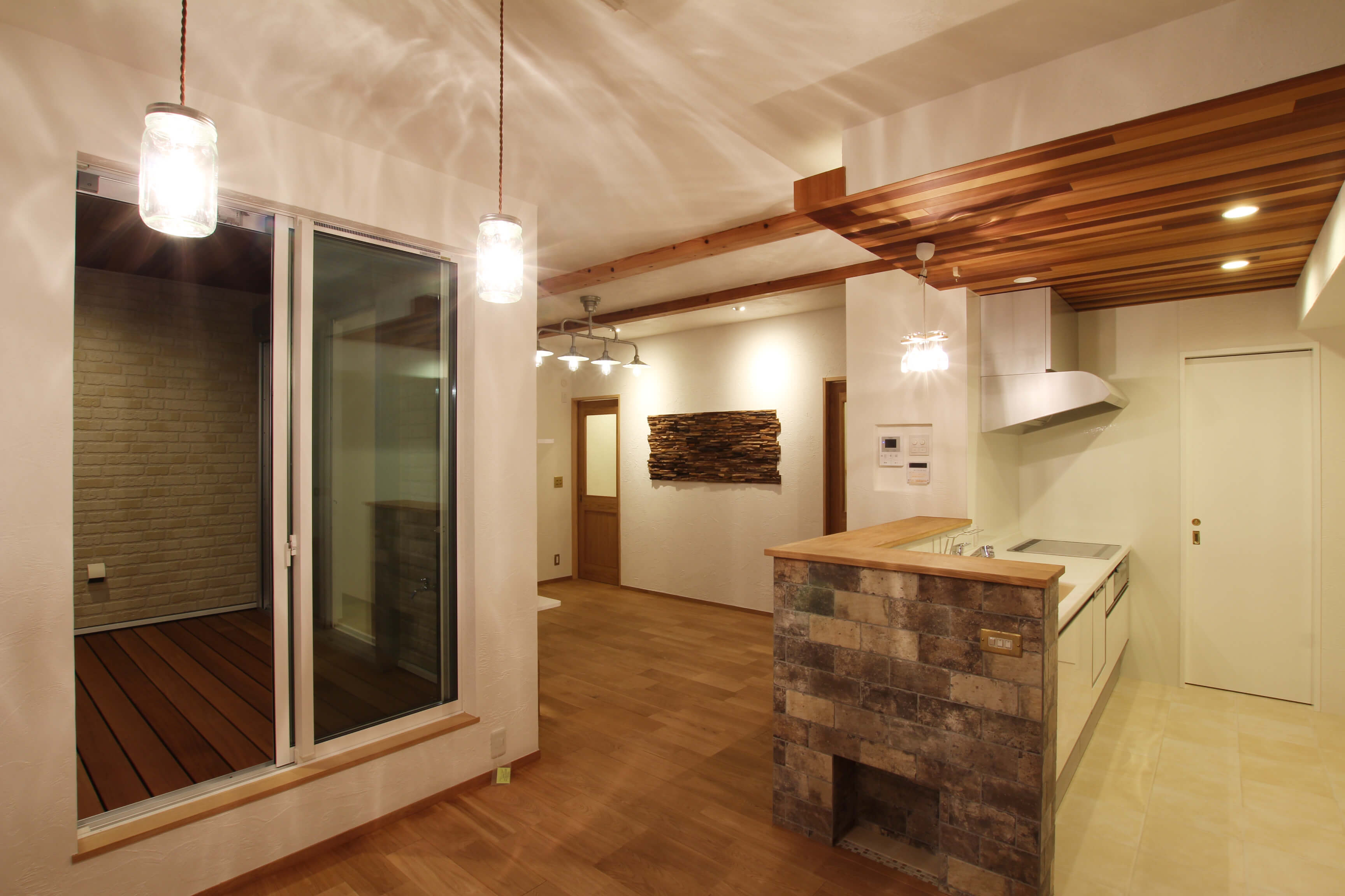 施工写真2枚目　猫と暮らすミニマルカフェ