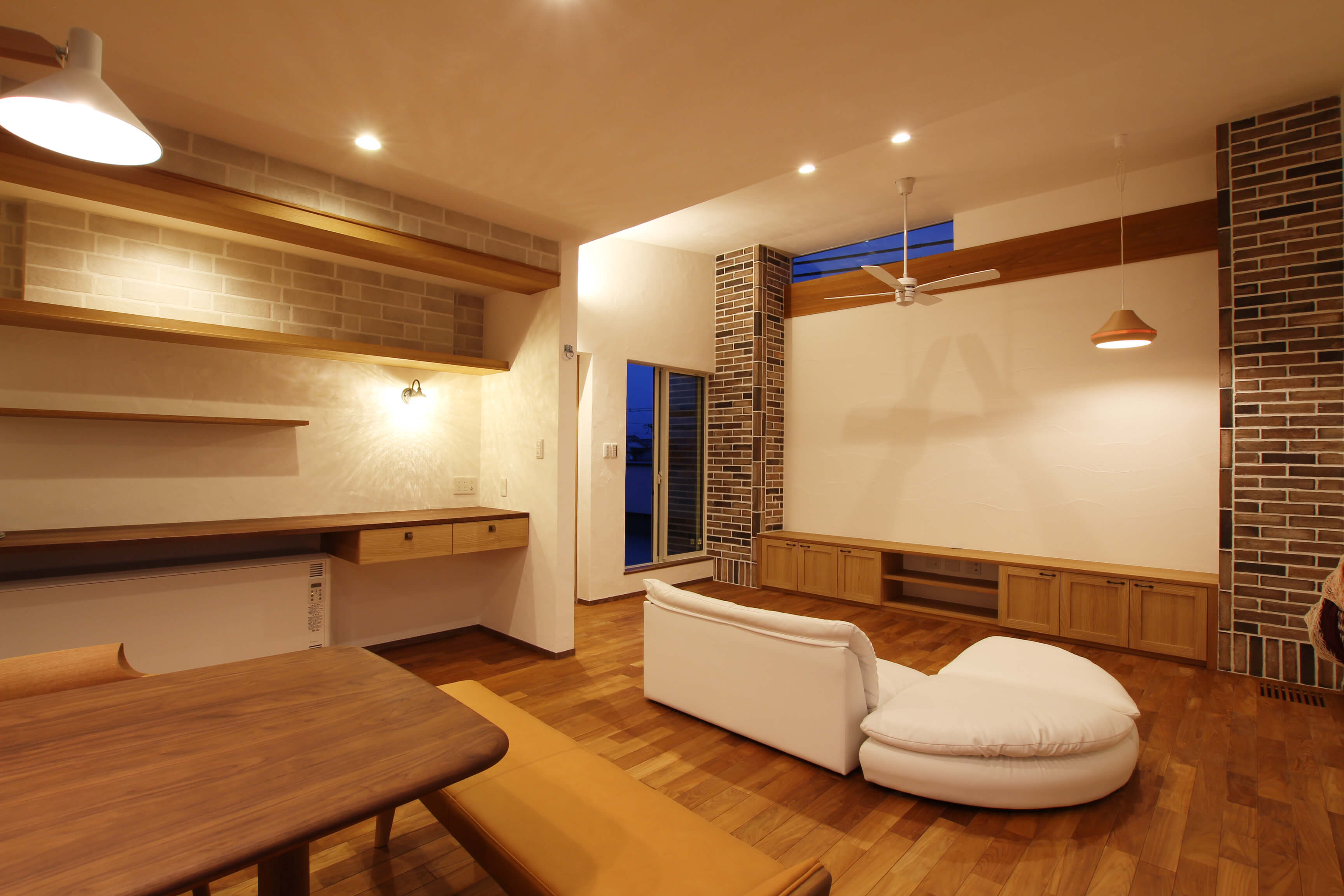 施工写真1枚目　nobel naturalなgarage house