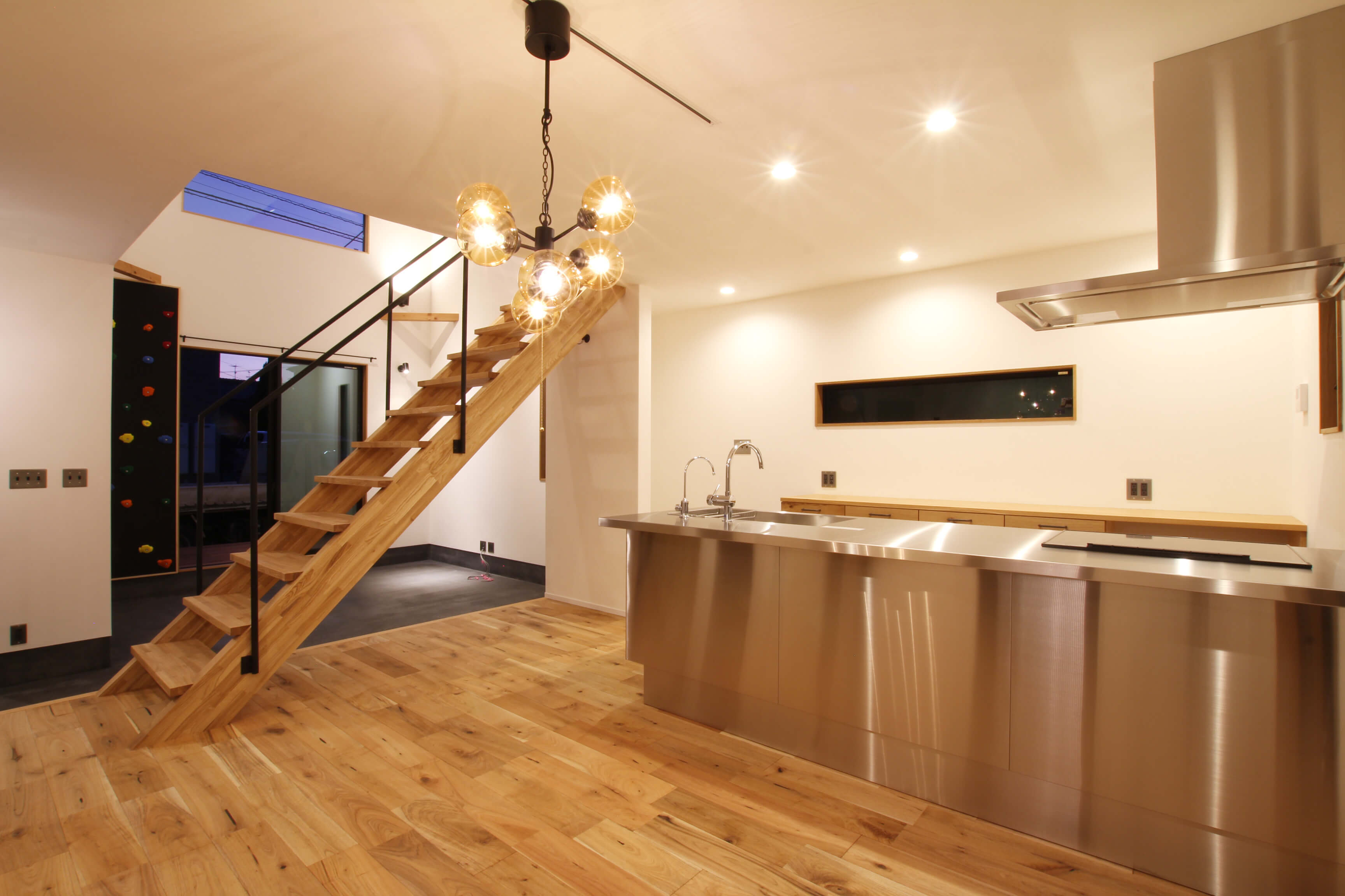 施工写真2枚目　大きな吹抜けロフトのmaison de simple 