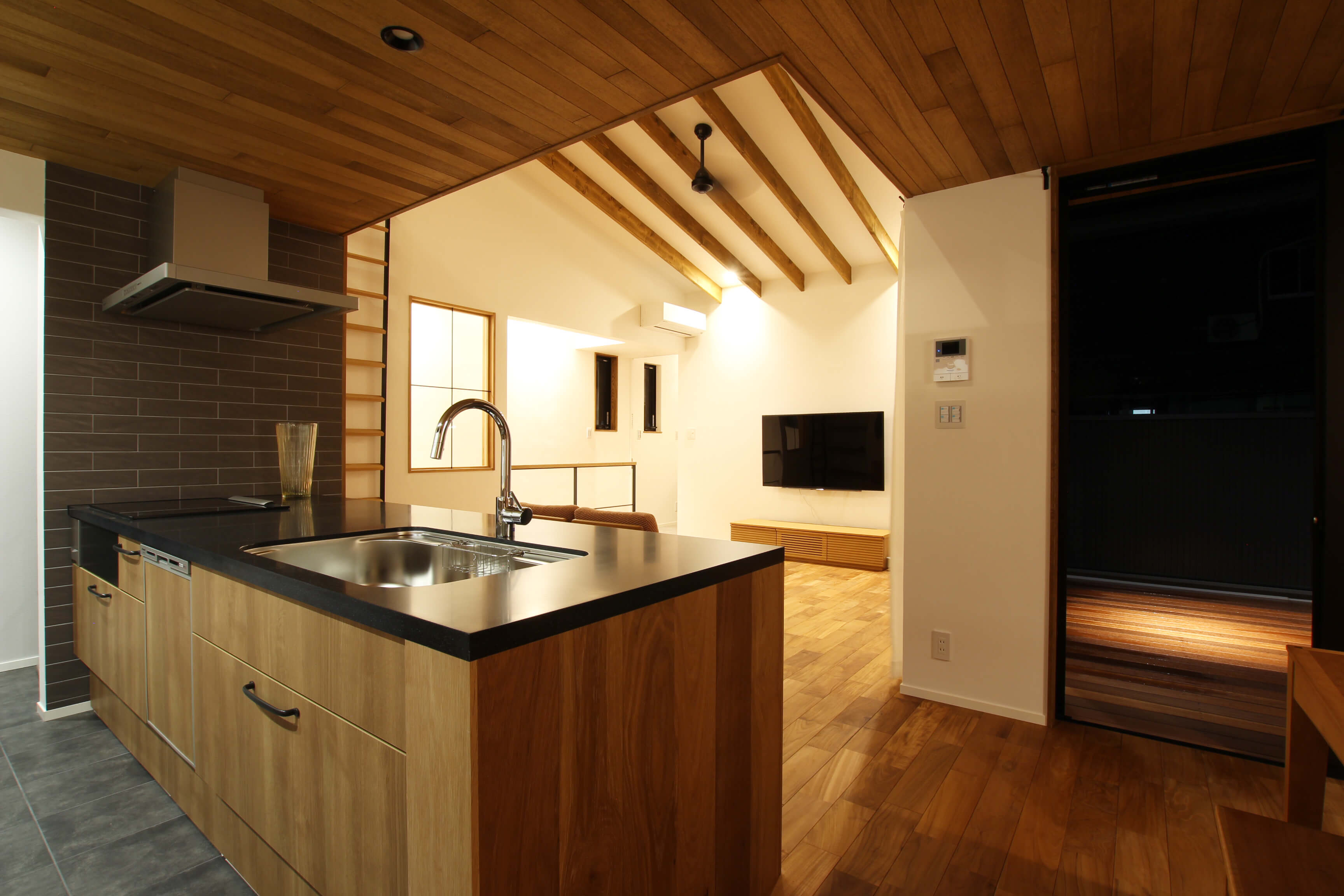 施工写真1枚目　Naif Modern Style 