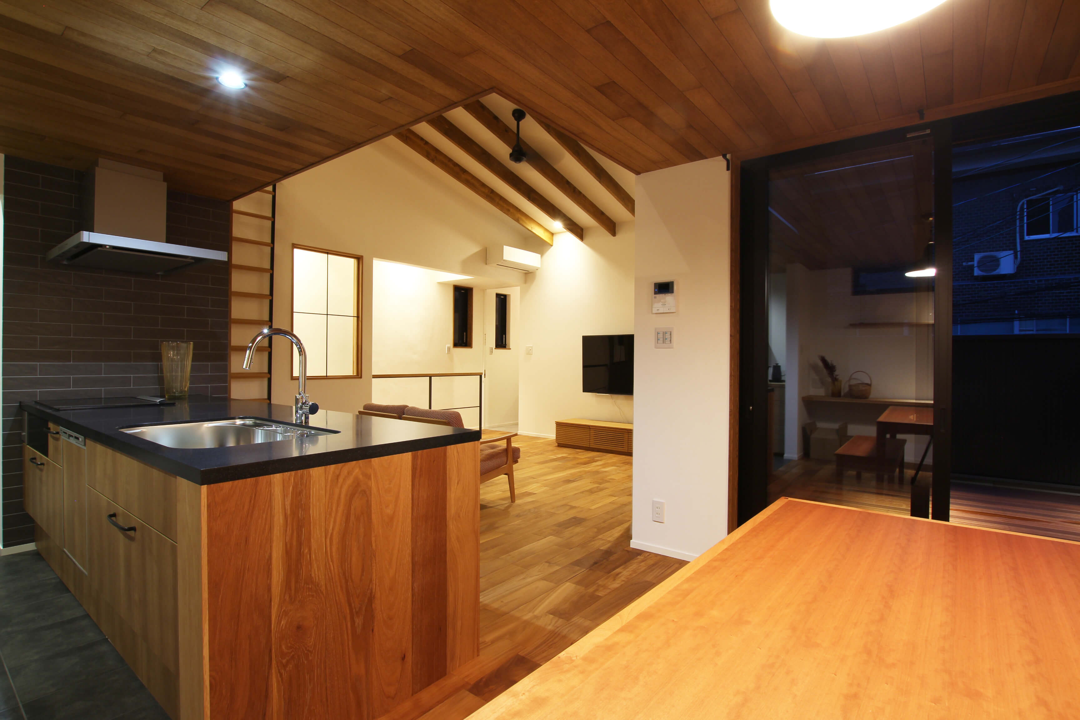 施工写真2枚目　Naif Modern Style 