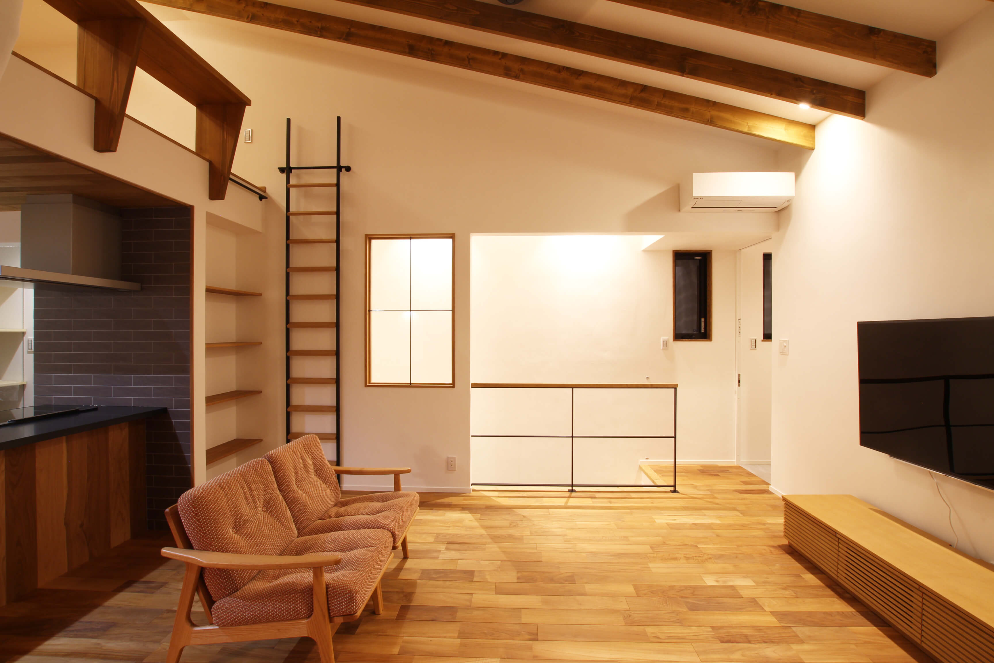 施工写真3枚目　Naif Modern Style 