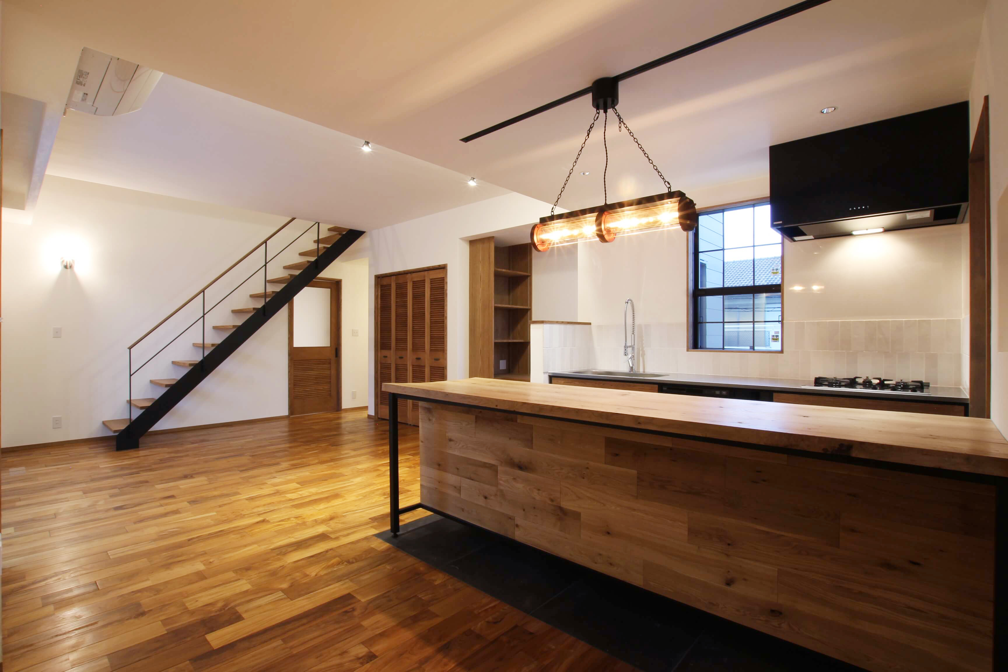 施工写真1枚目　Old American Vintage 