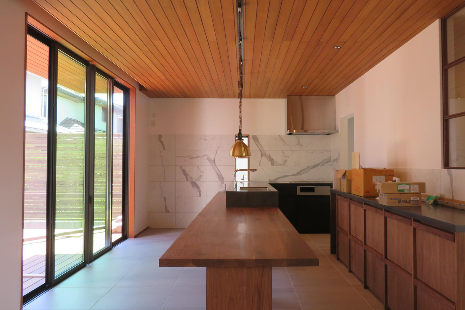 施工写真3枚目　LUXE MODERN