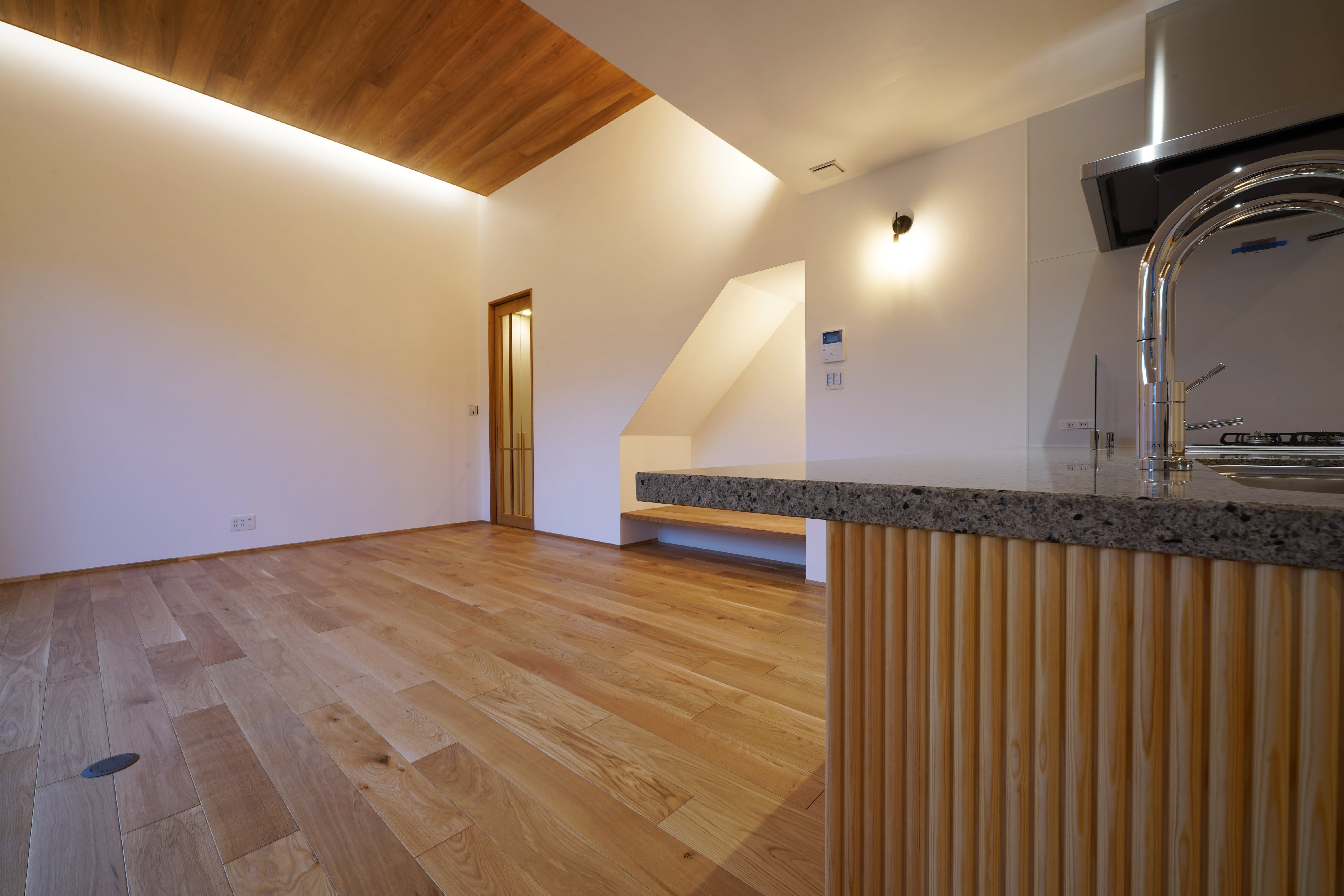 施工写真4枚目　NUETL’ KOTI